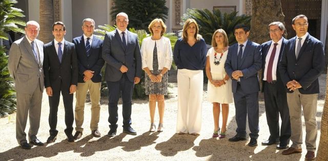 foto de Diputación y Junta de Andalucía firman un protocolo para la mejora de caminos rurales