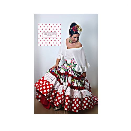 foto de La cartameña Ani Roldán finalista del Concurso -Diseñadores Nóveles de Moda Flamenca Cafés Santa Cristina-