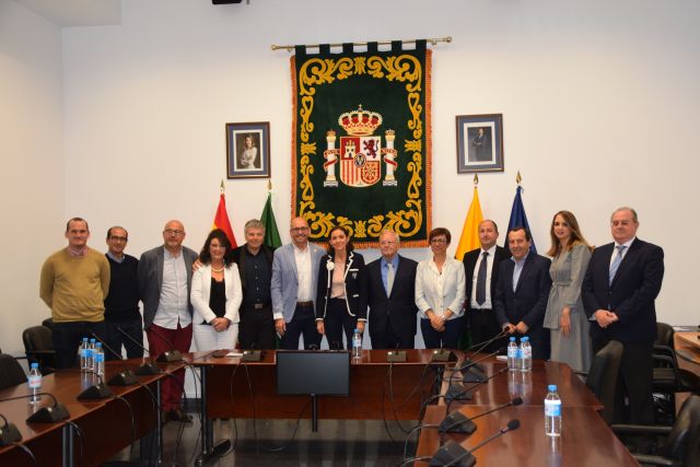 foto de La Ministra de Industria, Comercio y Turismo del Gobierno de España, Reyes Maroto visita Cártama