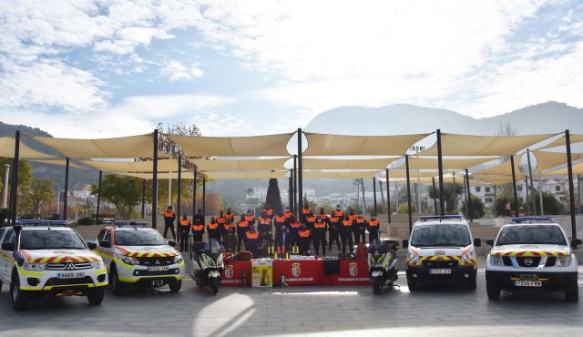 foto de Protección Civil amplía sus dotaciones con dos vehículos y nuevo material de intervención