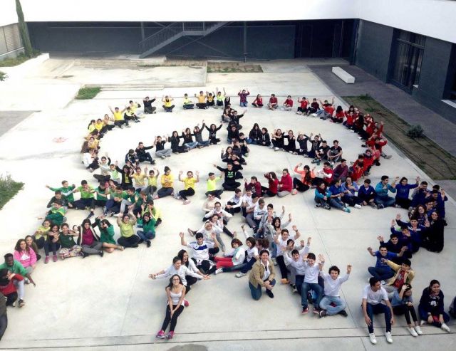 foto de El alumnado cartameño celebra el Día Escolar de la No violencia y la Paz