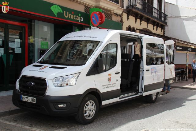 foto de Bienestar Social Cártama cuenta con un nuevo vehículo para ell servicio de transporte adaptado