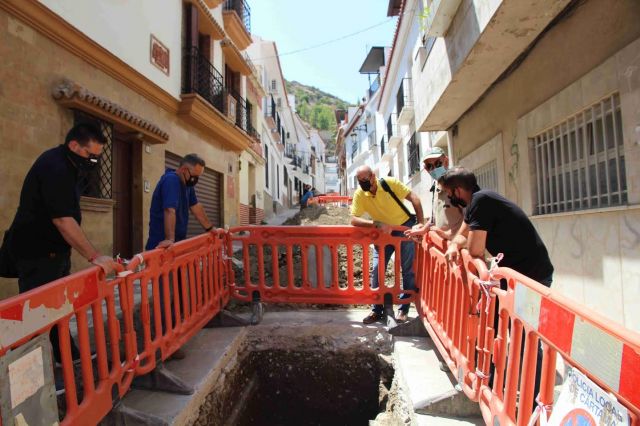 foto de Ayuntamiento de Cártama realiza sondeos arqueológicos en la calle Calvo Sotelo