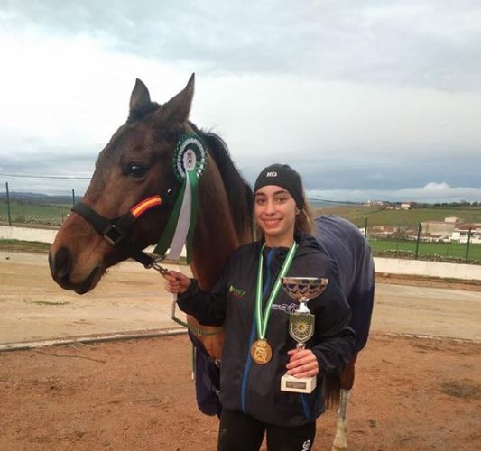 foto de La cartameña Marina Mata campeona de Andalucía de Jóvenes Jinetes
