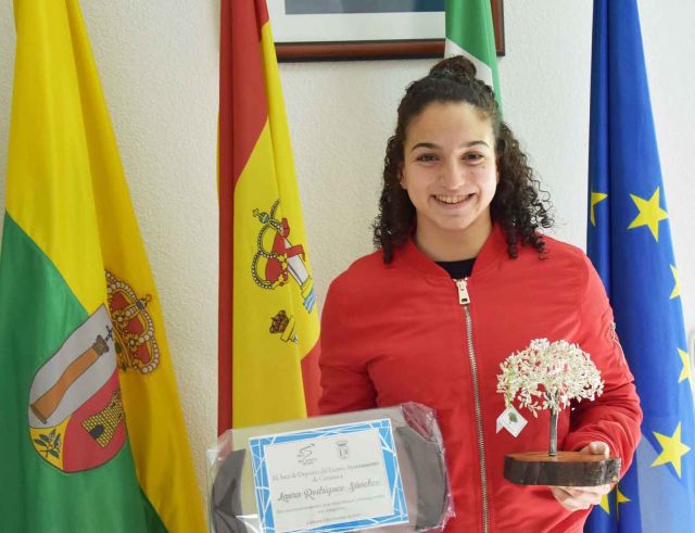 foto de La nadadora cartameña Laura Rodríguez Sánchez convocada para el IX Campeonato de España por Comunidades