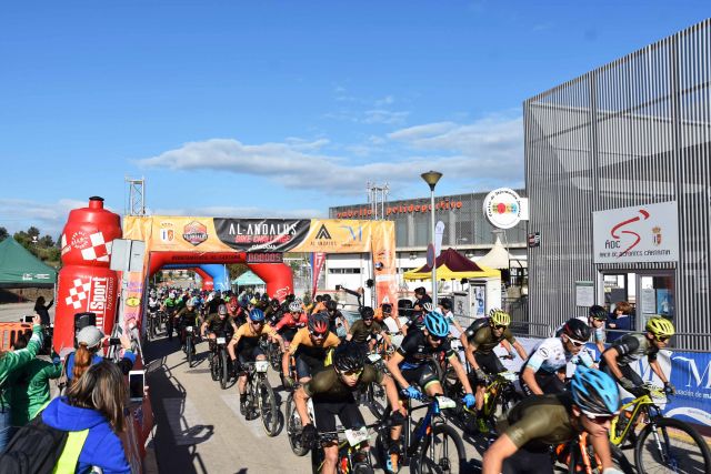 foto de La prueba ciclista Al-Andalus Bike Challenge reúne a 350 participantes