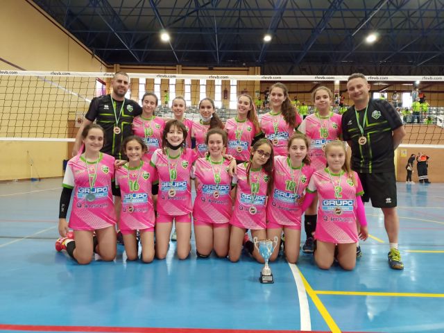 foto de El equipo infantil femenino del Club Voleibol Cártama se proclama subcampeón de Andalucía