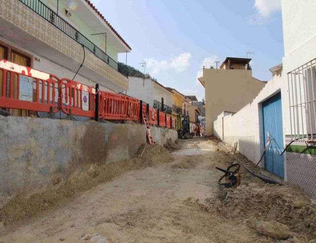 foto de Continúan a buen ritmo los trabajos de mejora en las calles Bajondillo Nuevo y Fontanilla