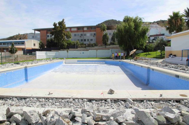 foto de Iniciados los trabajos de mejora en la piscina municipal de Cártama Pueblo